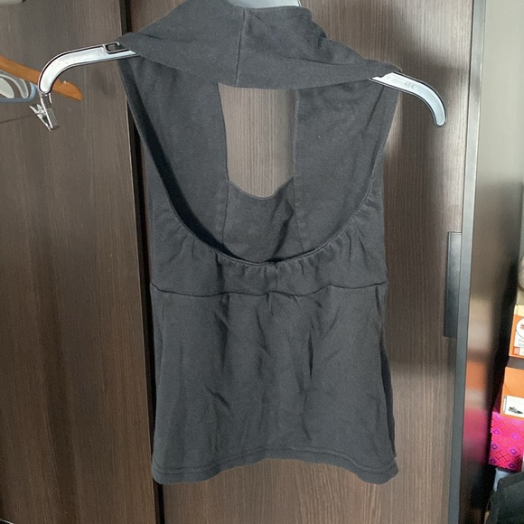Halter top - Picture 2 of 2